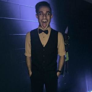 Meet your Posher, Devin